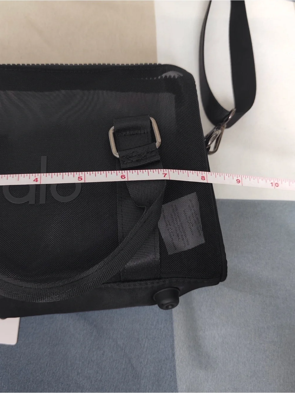 😍ALO Yoga Black Compact Mesh Crossbody Satchel with Adjustable Strap